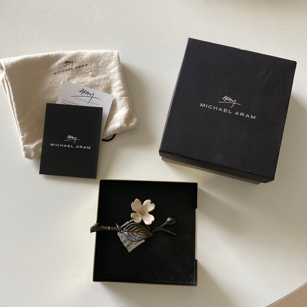 NWT Michael Aram Dogwood Cocktail Napkin Box